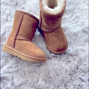 Classic UGG toddler boot